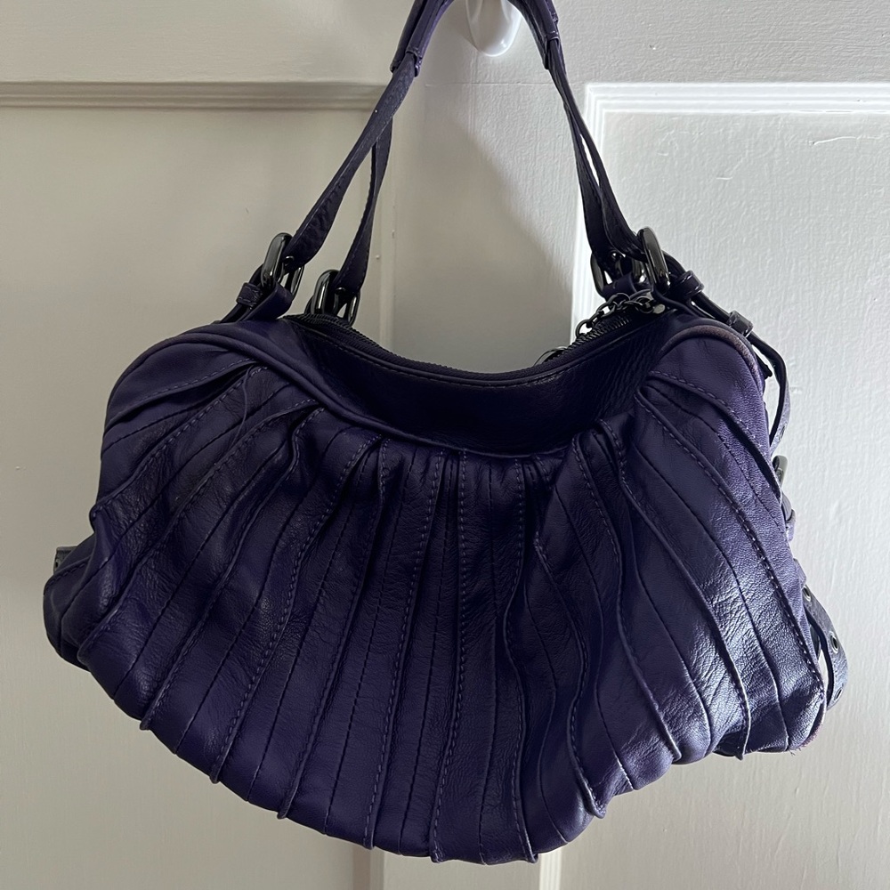 Betsey Johnson large leather purple bow purse - Picture 8 of 8